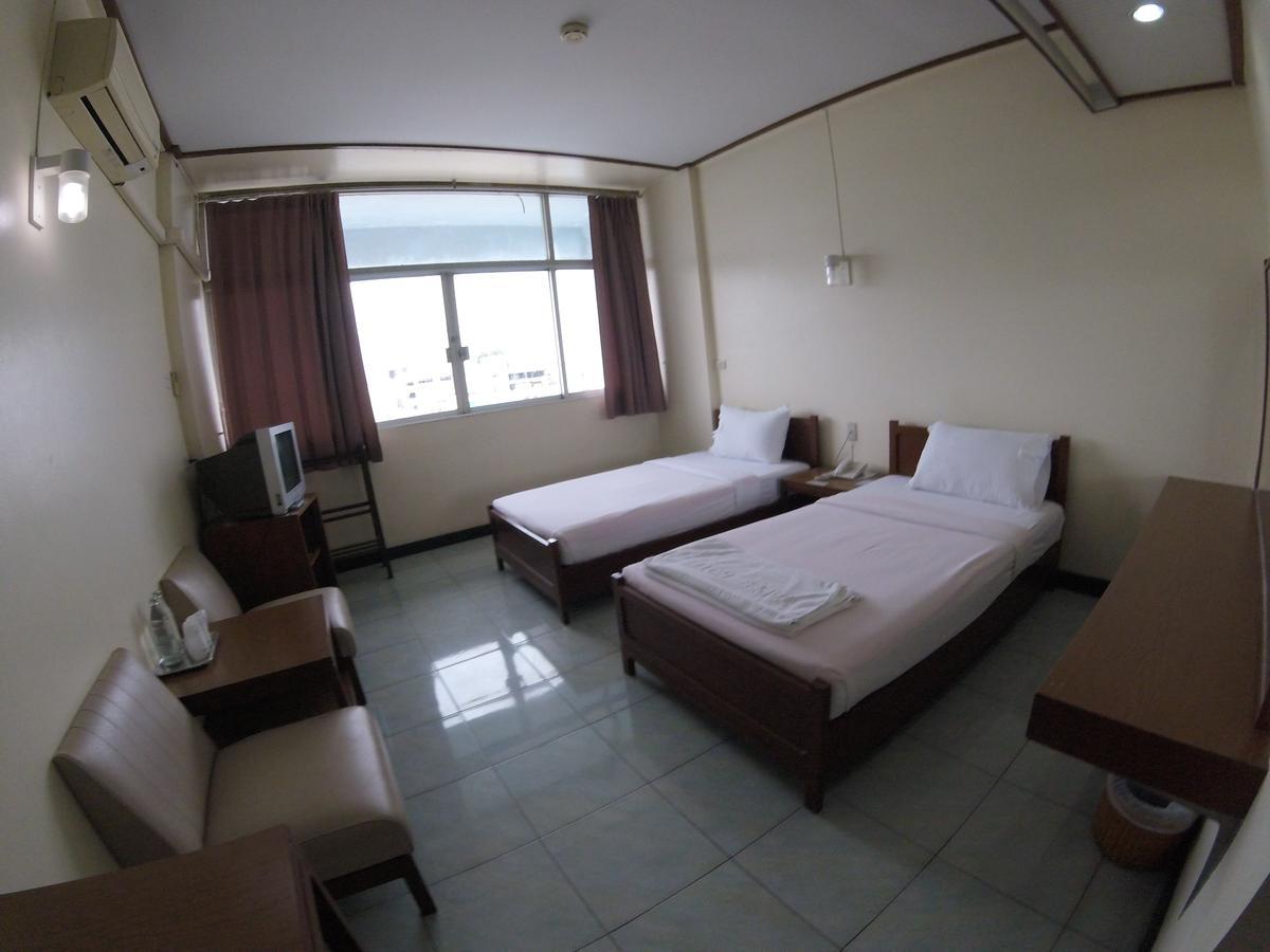 Tapee Hotel Surat Thani Exterior photo